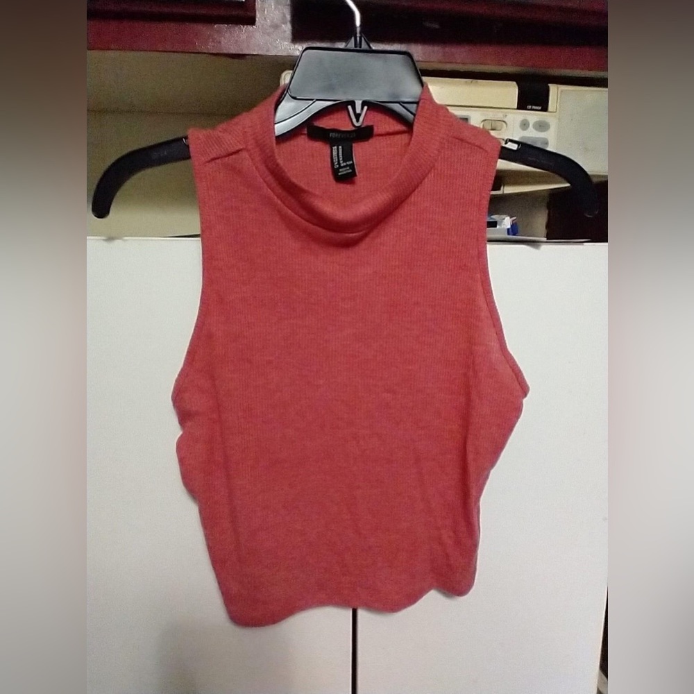 forever 21 red cropped tank top, size M